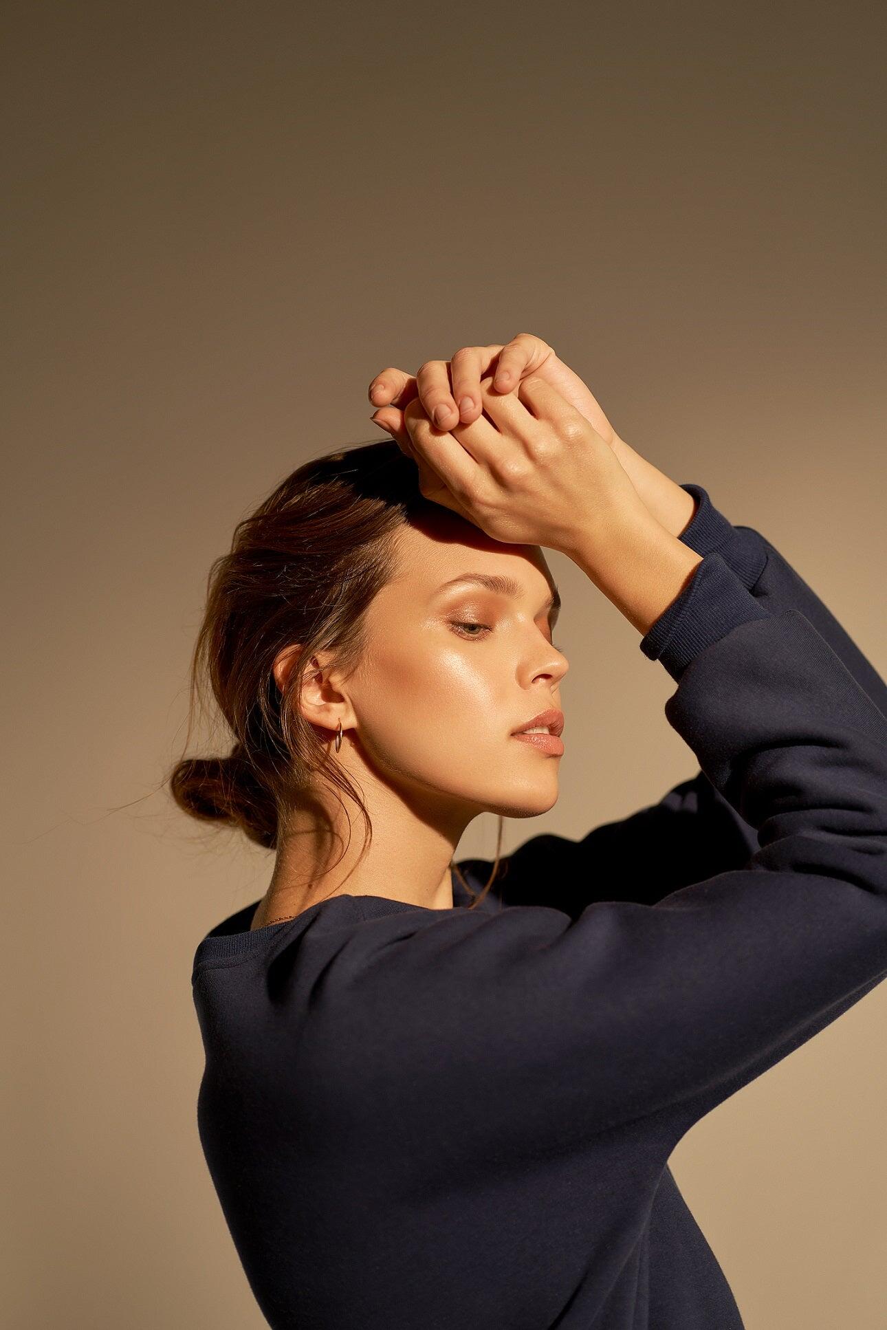 Bluza do jogi Moonholi Cozy AF Oversize Sweatshirt z bawełnianej dzianiny 2/3