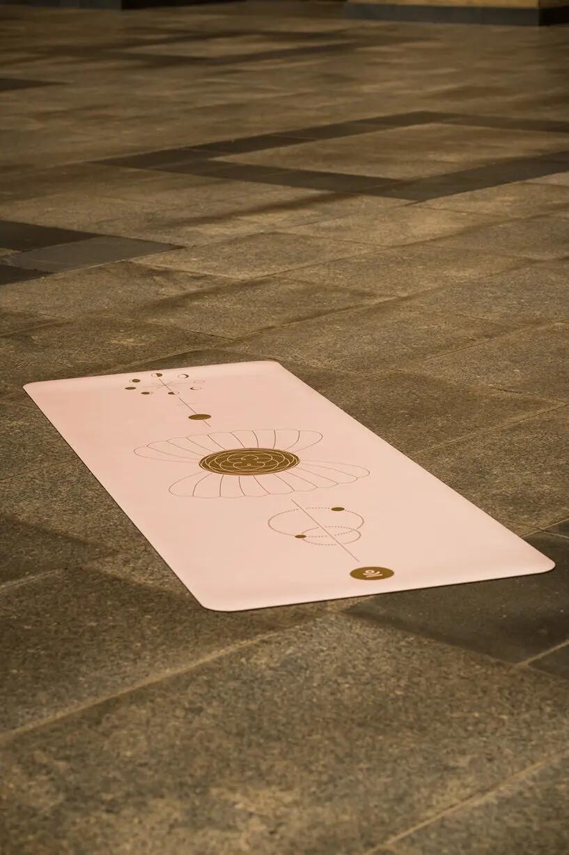 Mata do jogi Moonholi Pro Sticky Venus z antypoślizgową powierzchnią 2/7