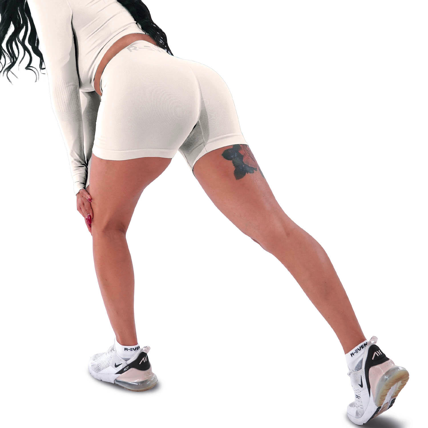 R-EVENGE Short tecnico con effetto push up e una silhouette perfetta