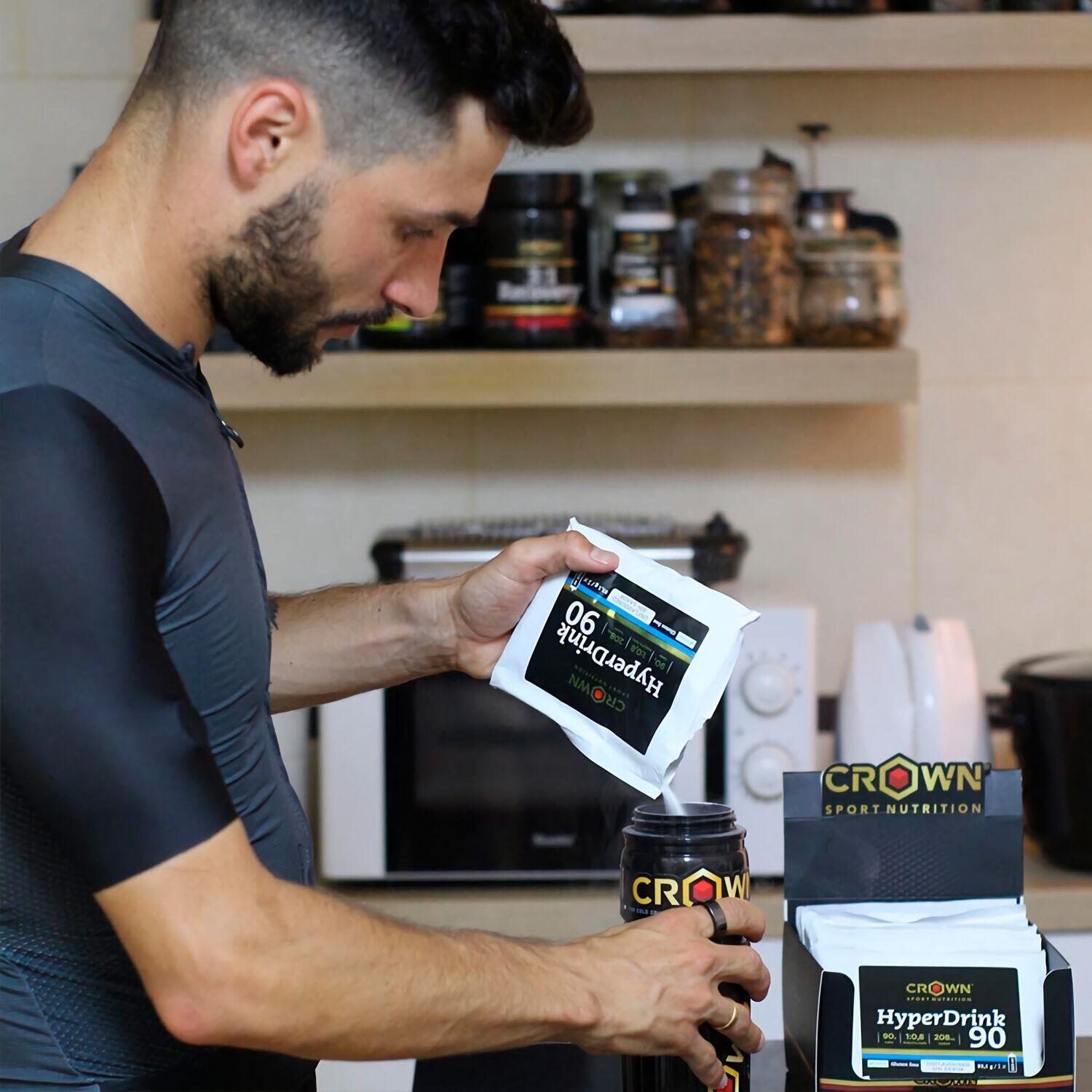 Caixa com 8 saquetas de 93,1g com bebida em pó muito rico em HC ‘HyperDrink 90‘ 2/5