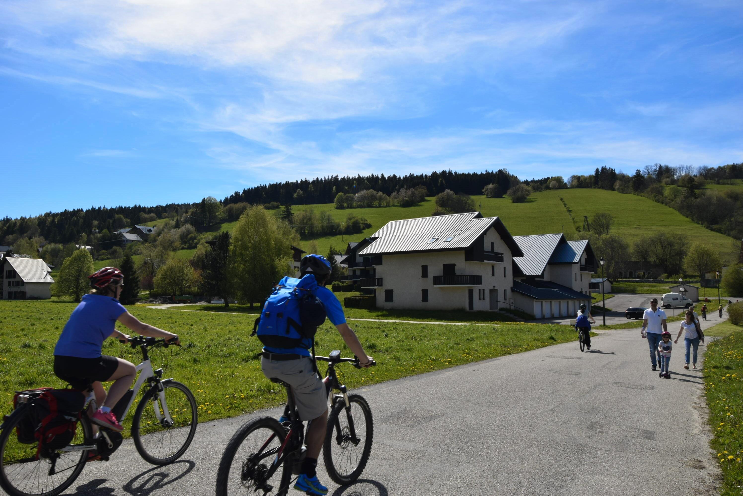 DECATHLON TRAVEL picture