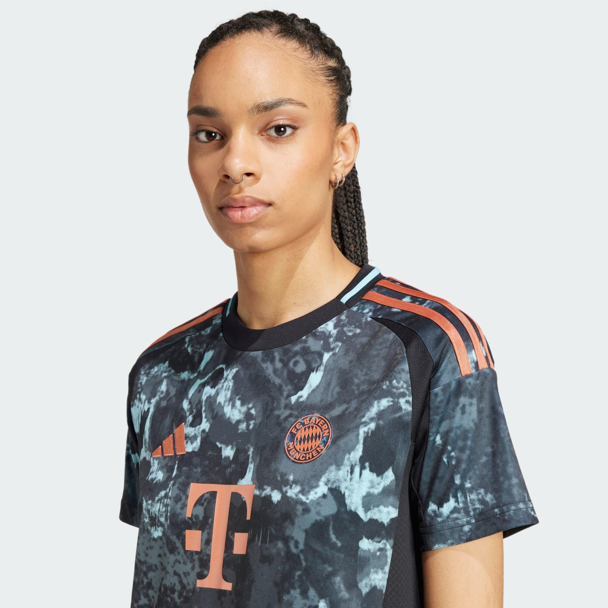 Maglia Away 24/25 FC Bayern München 4/6