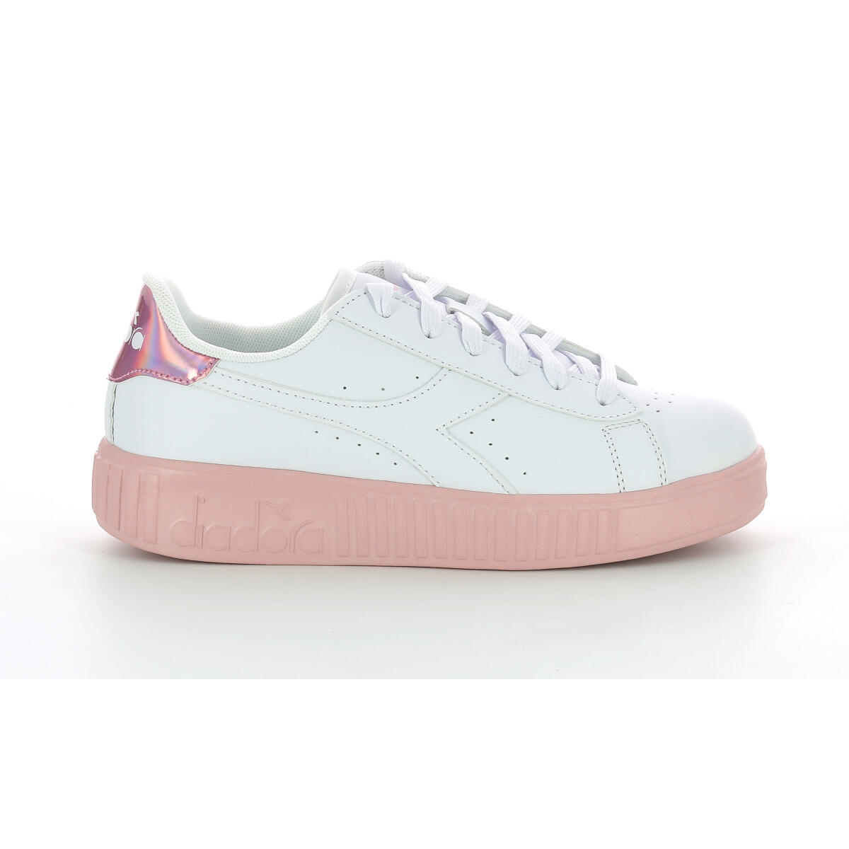 DIADORA picture