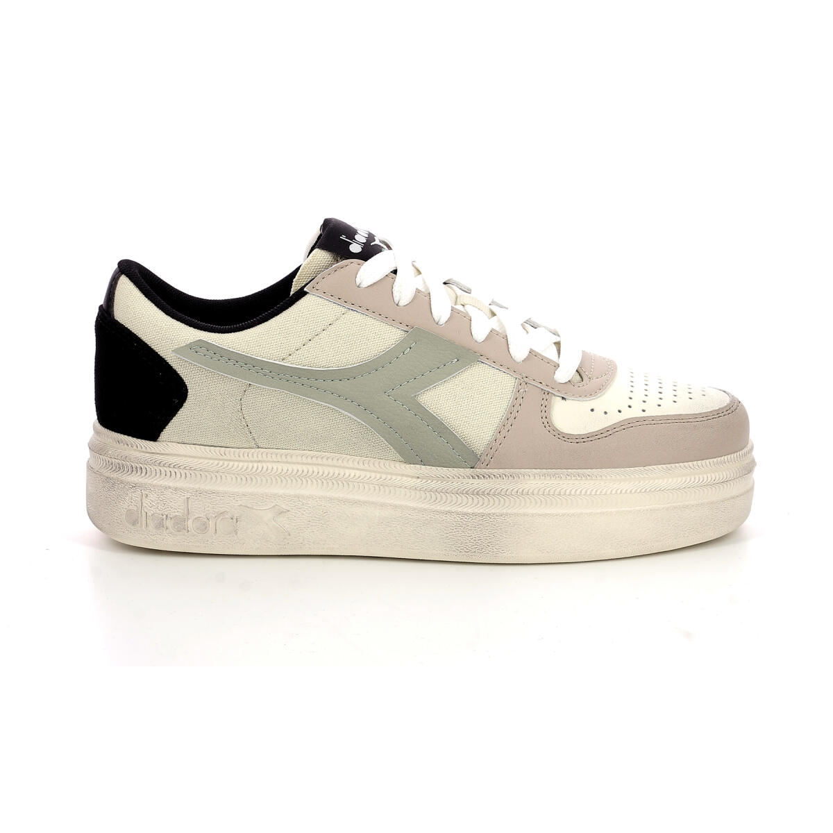 DIADORA picture