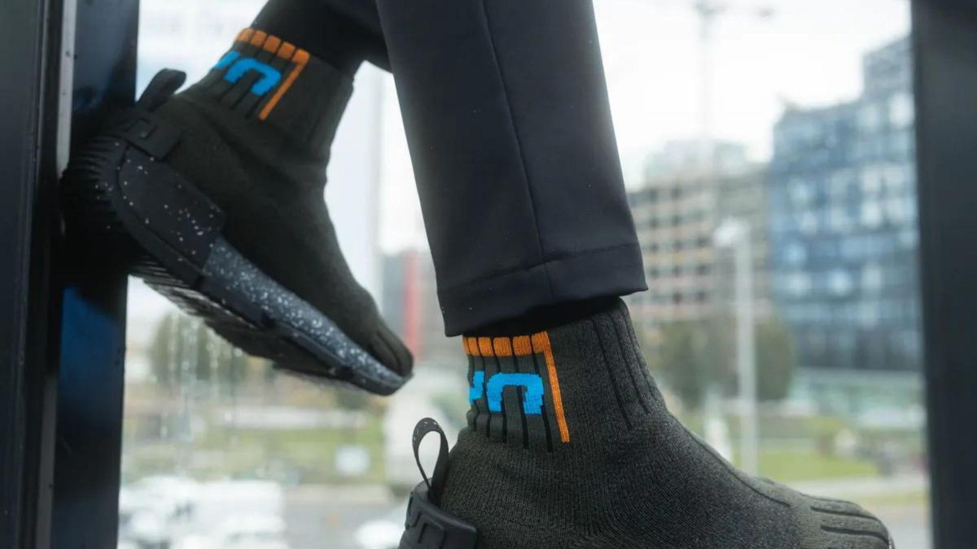 UYN x Urquiola Urban Black 4/6