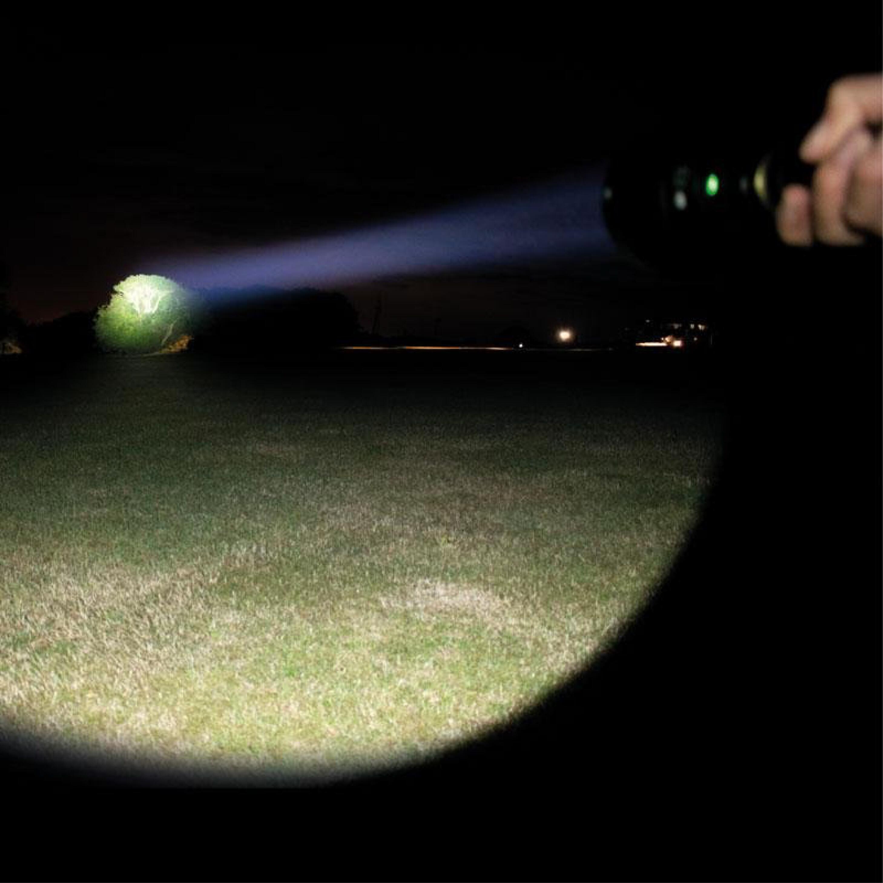 Magnum 1100 Super Bright, Long-Distance, Rechargeable LED Expedition Torch 7/7
