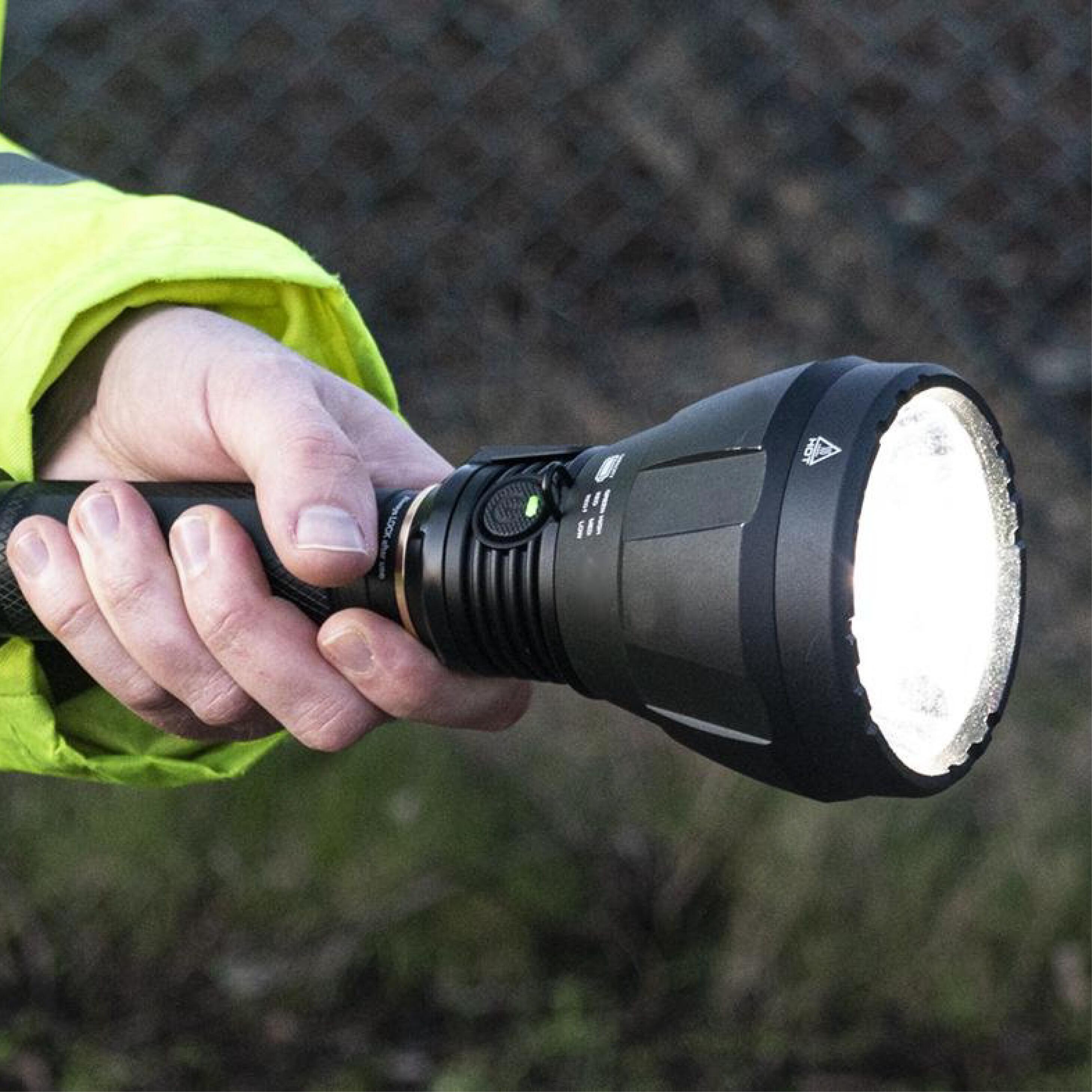 Magnum 1100 Super Bright, Long-Distance, Rechargeable LED Expedition Torch 6/7