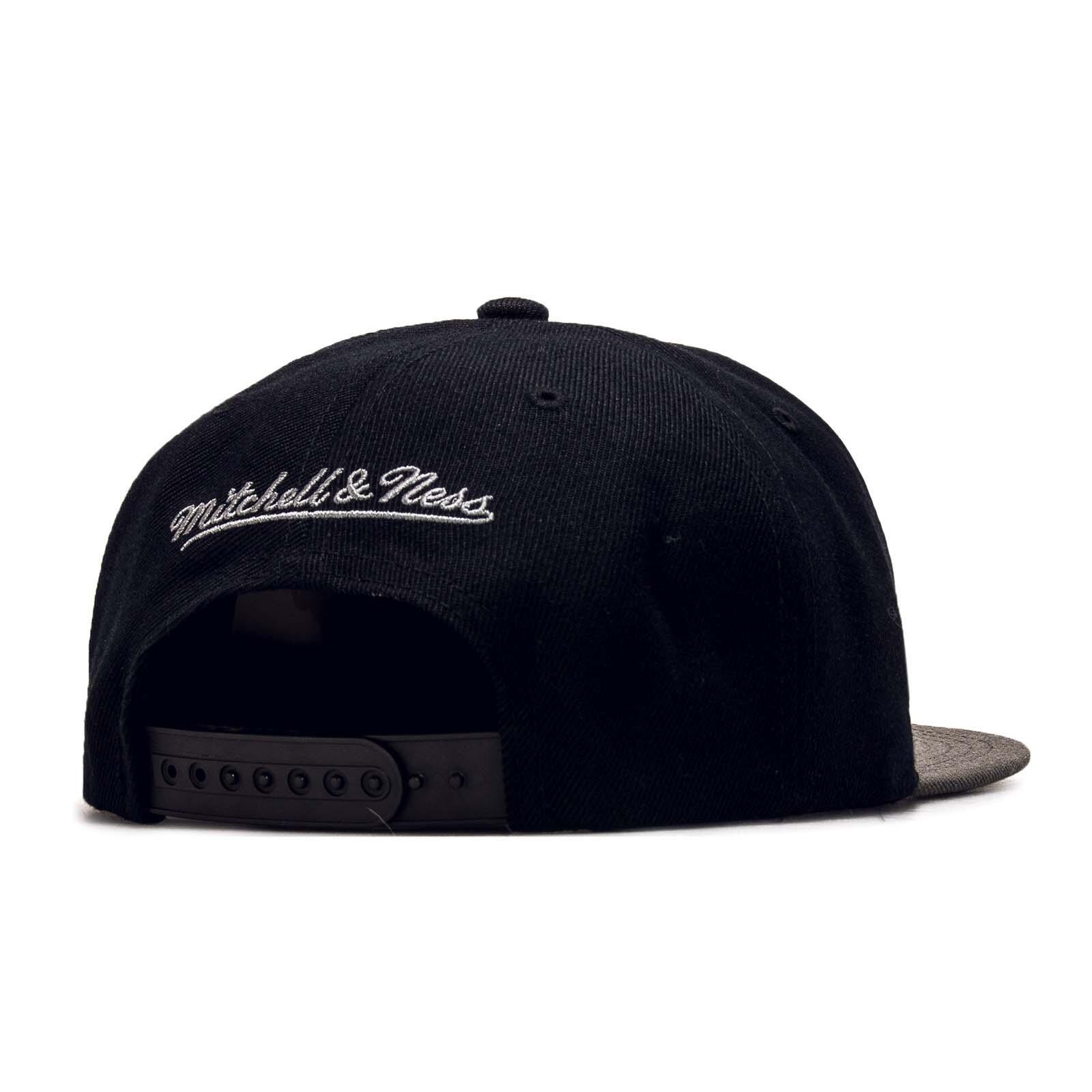 Casquette Mitchell & ness modèle HHSS3264 pour unisexe 4/5