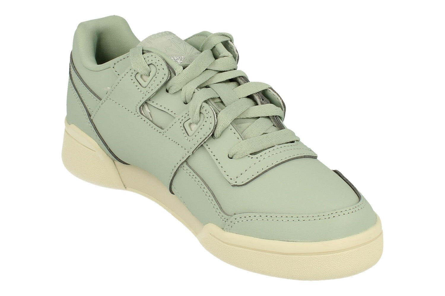 Workout Lo Plus Womens Sneakers 4/5