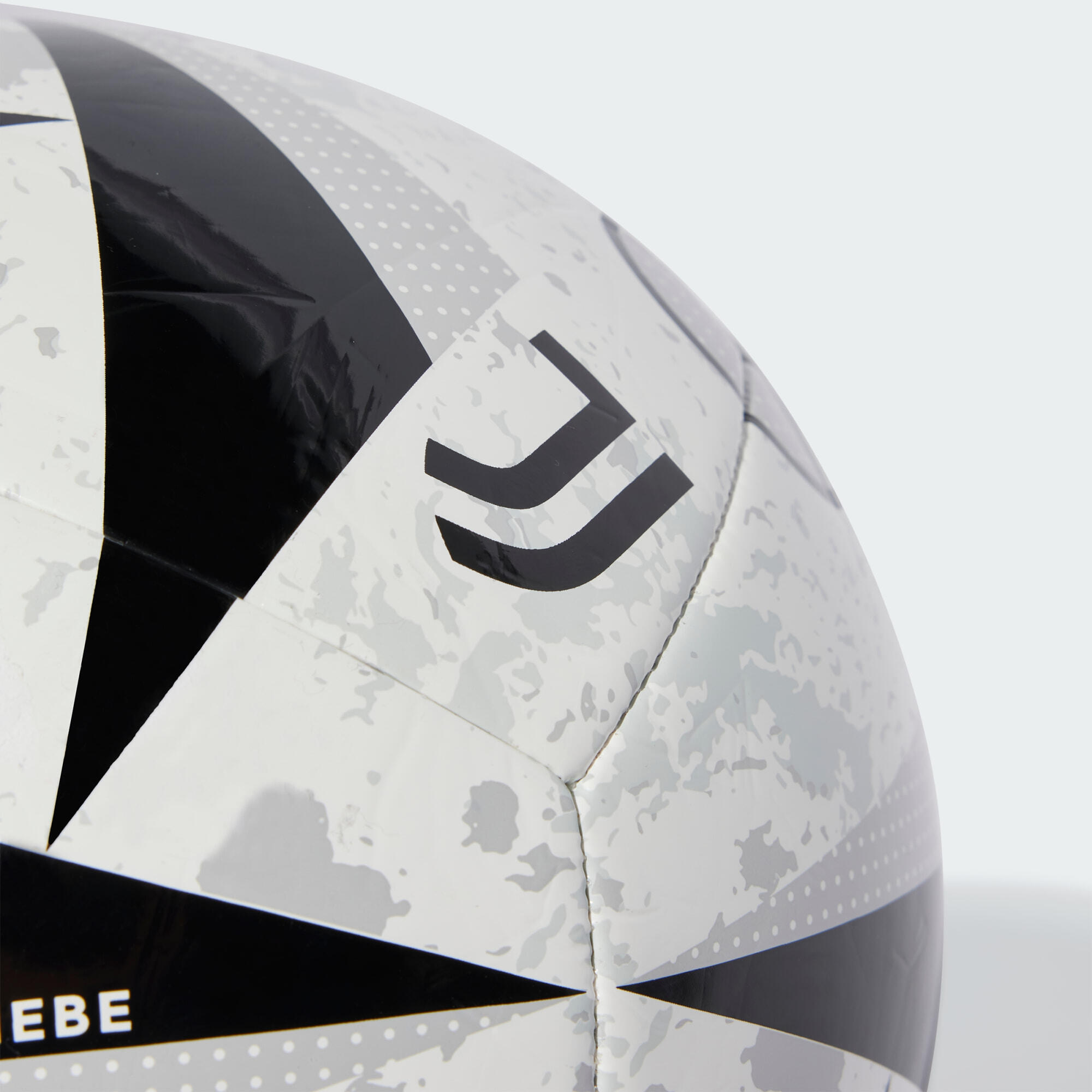 Bola Club com as Cores Principais da Juventus 5/6