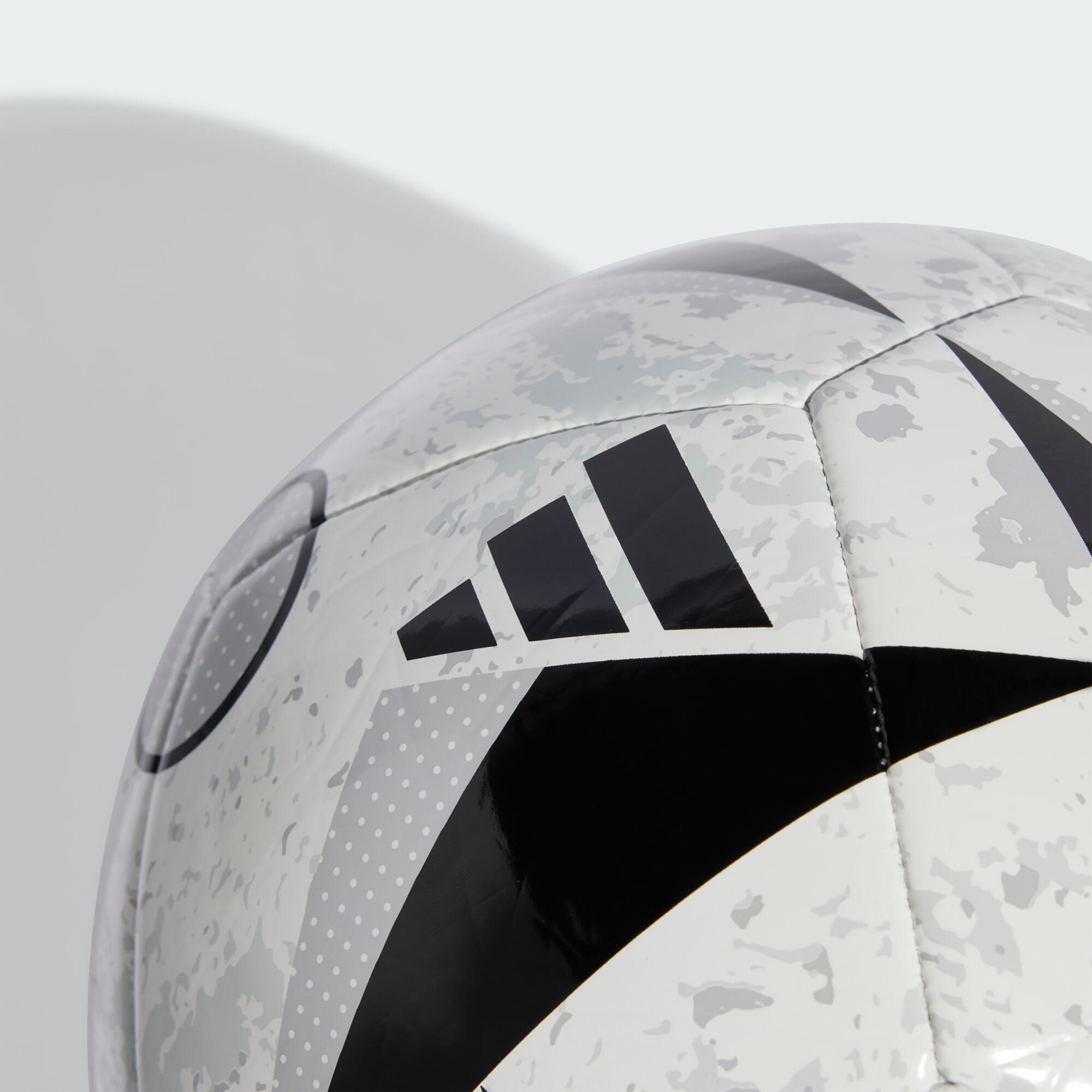 Bola Club com as Cores Principais da Juventus 4/6