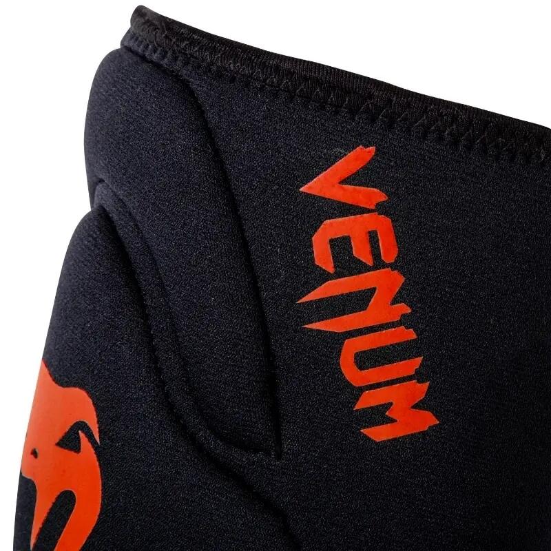 Venum Kontact  shinguards knee pad - black red 3/4