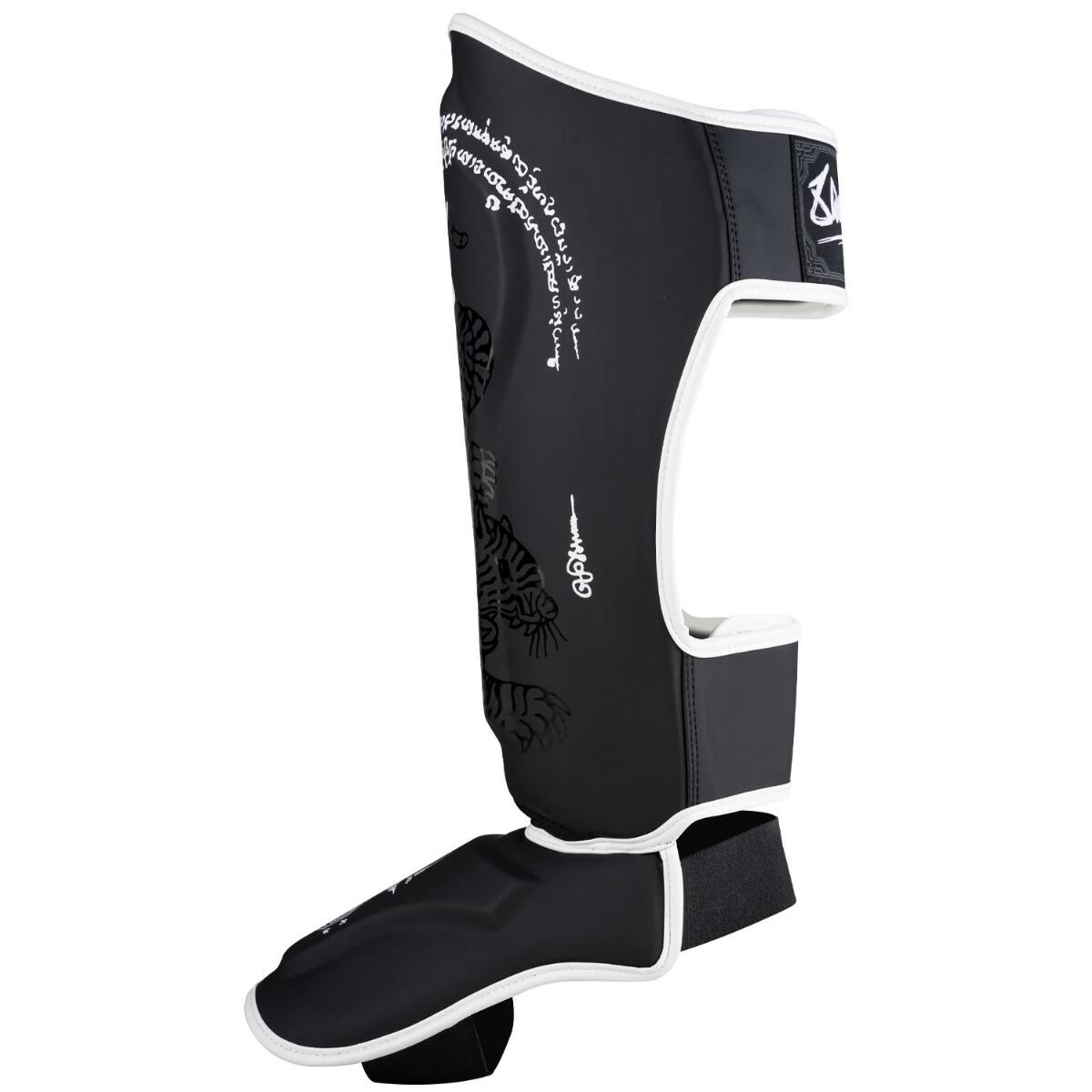 8 WEAPONS Shin Guards - Sak Yant Big Tiger black L 10/15