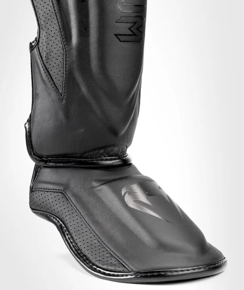 Venum Elite Evo Shin Guards - Black/Black - XL 5/7