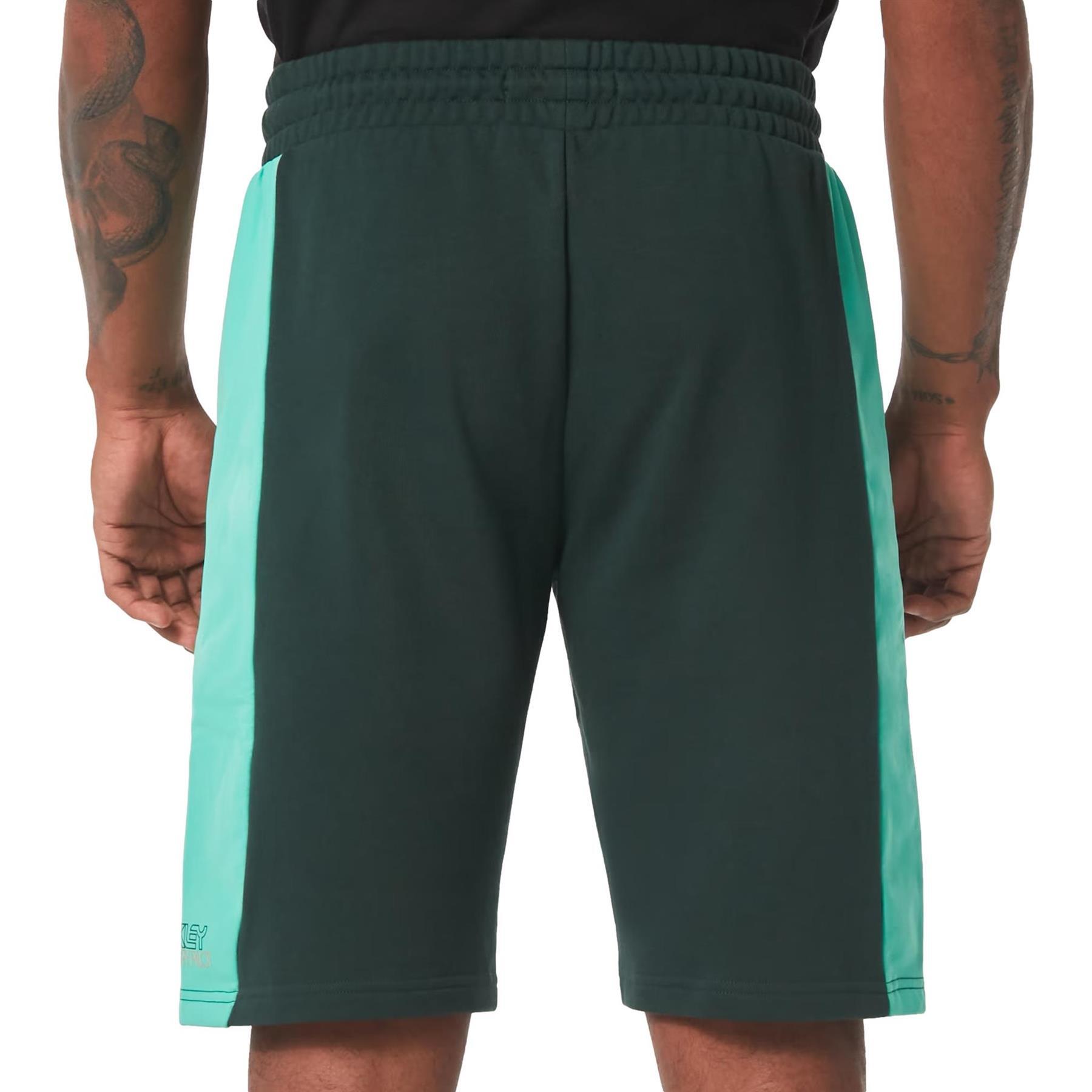 Oakley Seeker '75 Shorts - Hunter Green 2/6
