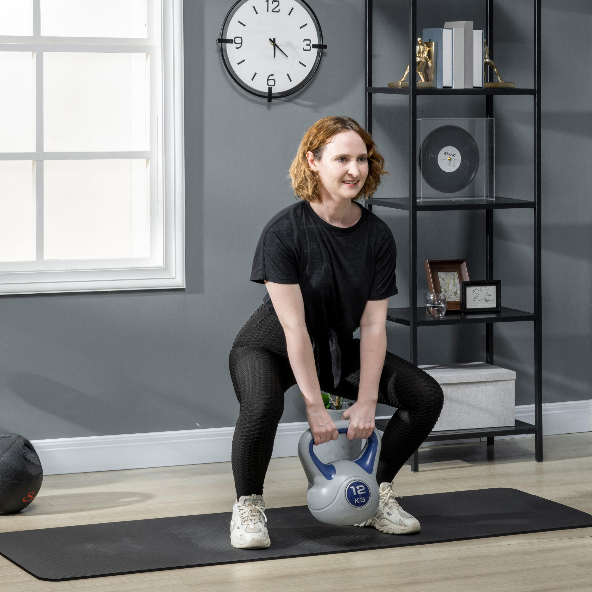 SPORTNOW Kettlebell 12kg in PU e Sabbia con Base Piatta e Impugnatura Blu 7/8