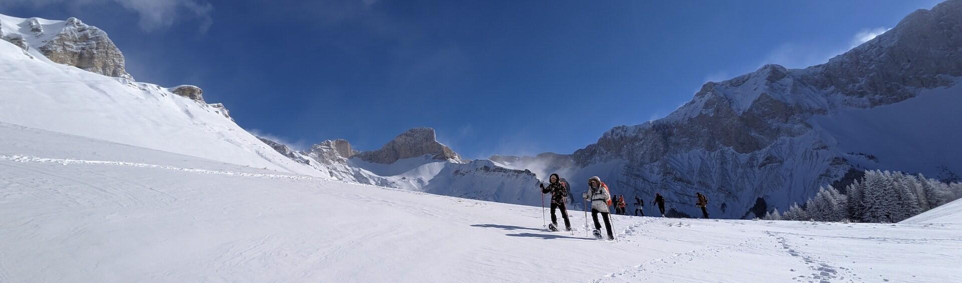 DECATHLON TRAVEL Yoga en sneeuwwandelen in de La Jarjatte vallei