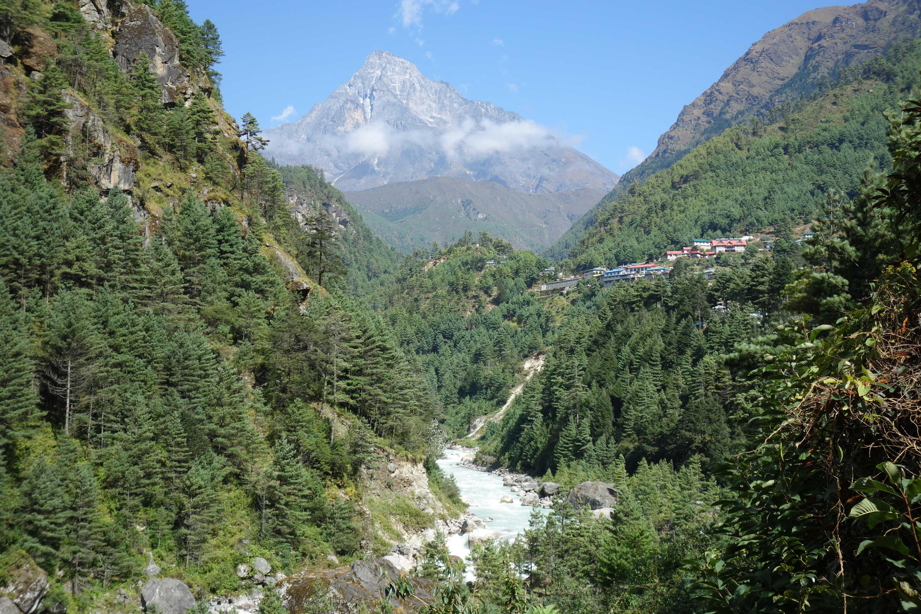 DECATHLON TRAVEL Randonnée népalaise sur la haute route de l'Everest