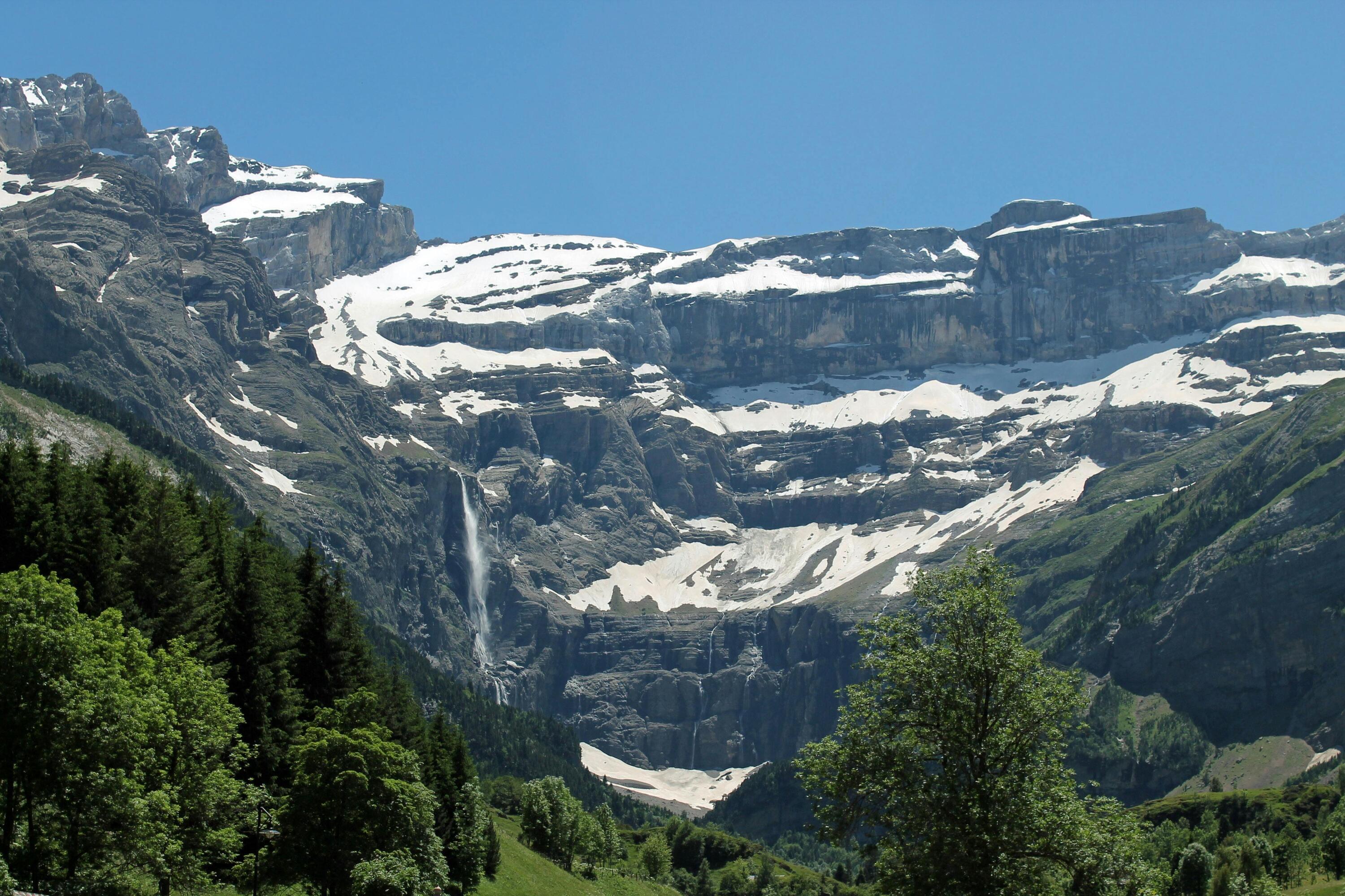 DECATHLON TRAVEL picture