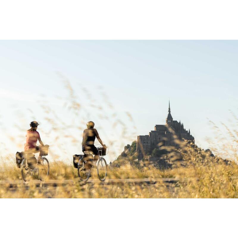 De baai van Mont-Saint-Michel op de fiets