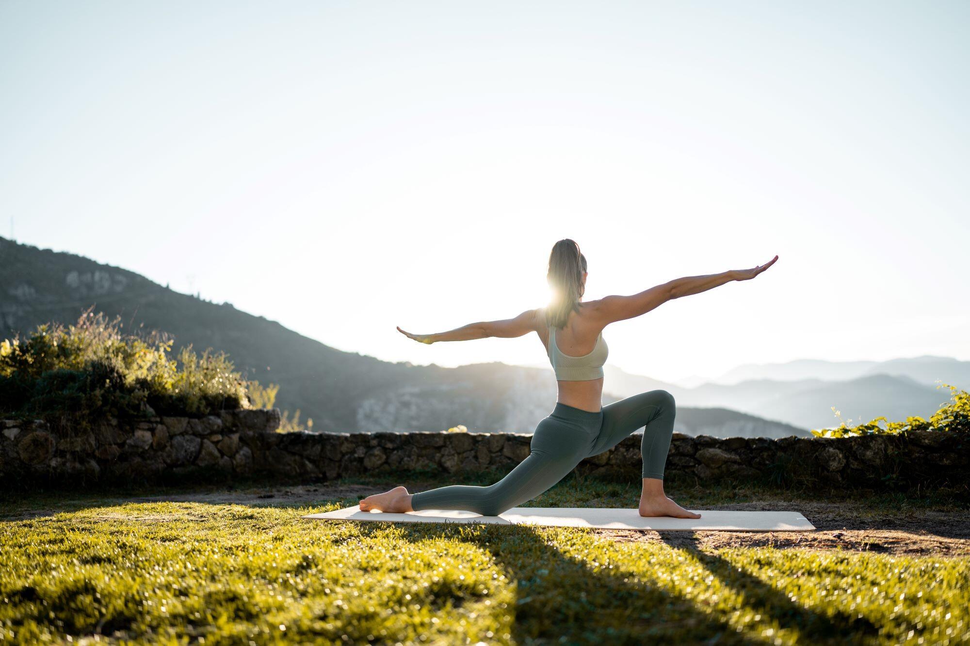 DECATHLON TRAVEL Herfstcursus yoga en ontspanning in een chalet in de Alpen