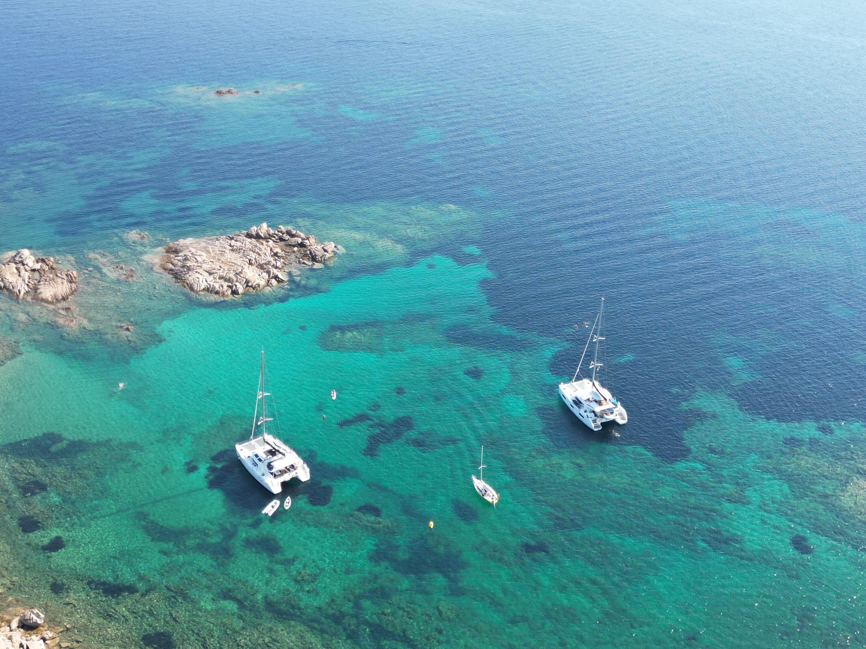 DECATHLON TRAVEL Catamaran cursus in zeilschool richting de Grenadines