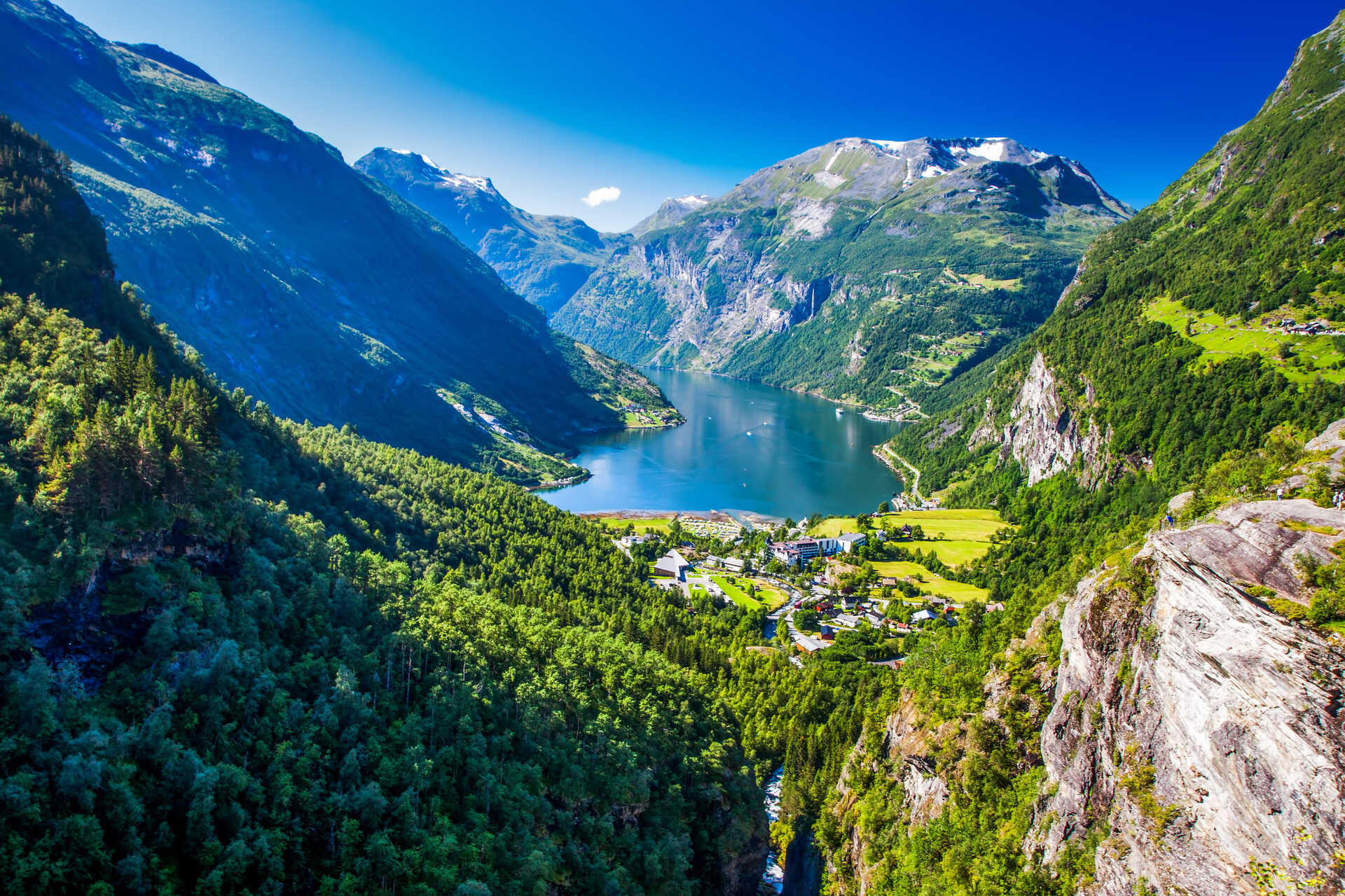 DECATHLON TRAVEL picture