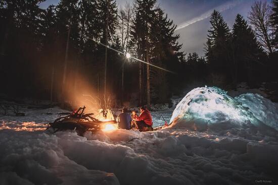 Stage de survie grand froid dans le Jura en igloo