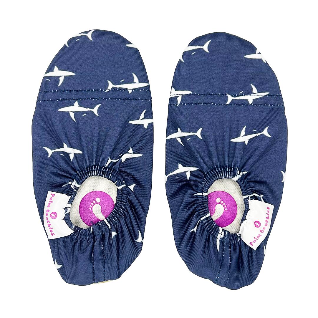 PALM BEACHIES Kinder Waterschoentjes, slippers, sloffen binnen buiten, haai valt klein uit