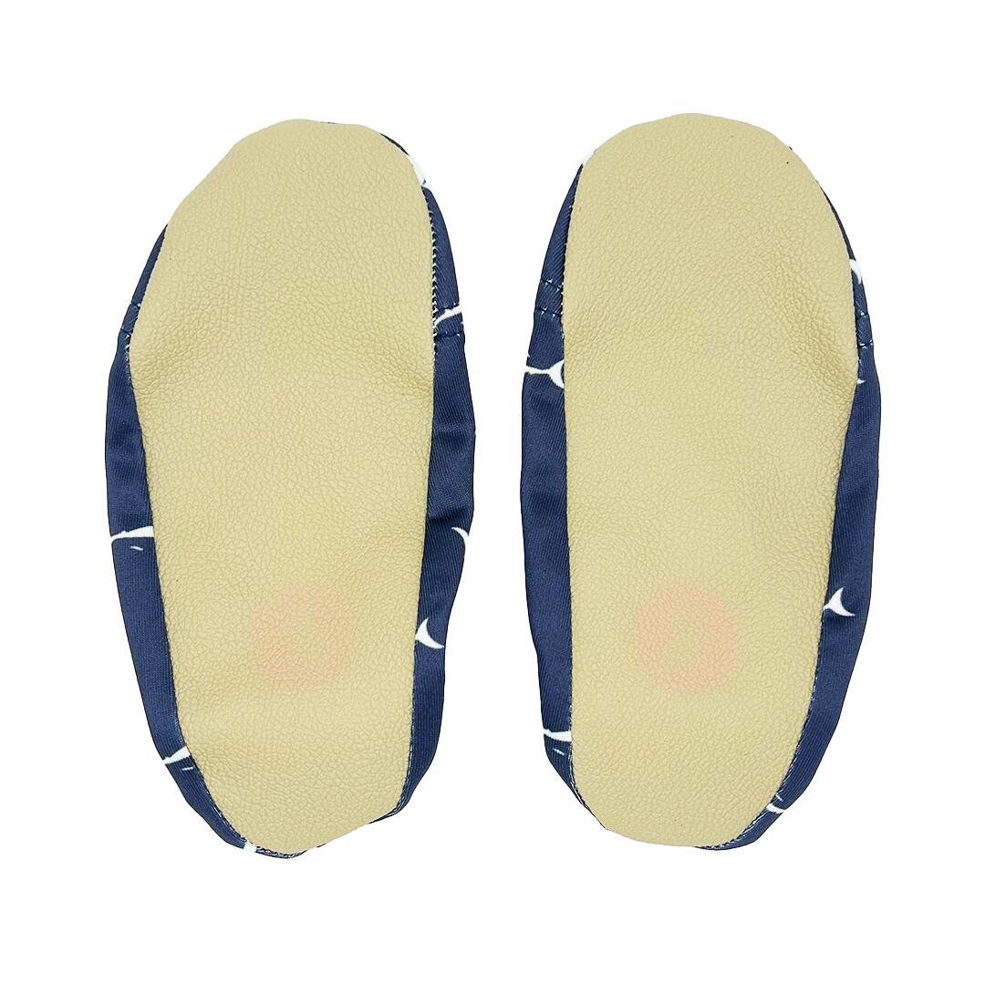 Kinder Waterschoentjes, slippers, sloffen binnen buiten, haai valt klein uit 4/4