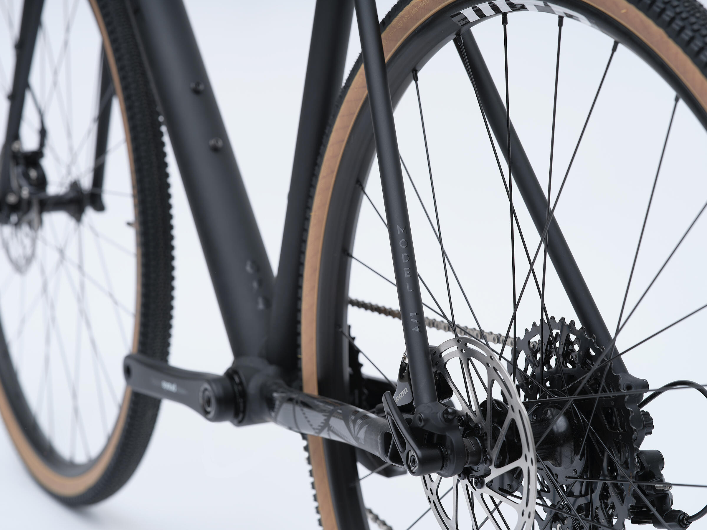 Vaast A1 Gravel Bike 58cm XL Magnesium Frame Carbon Fork Apex Groupset Black VAAST Decathlon