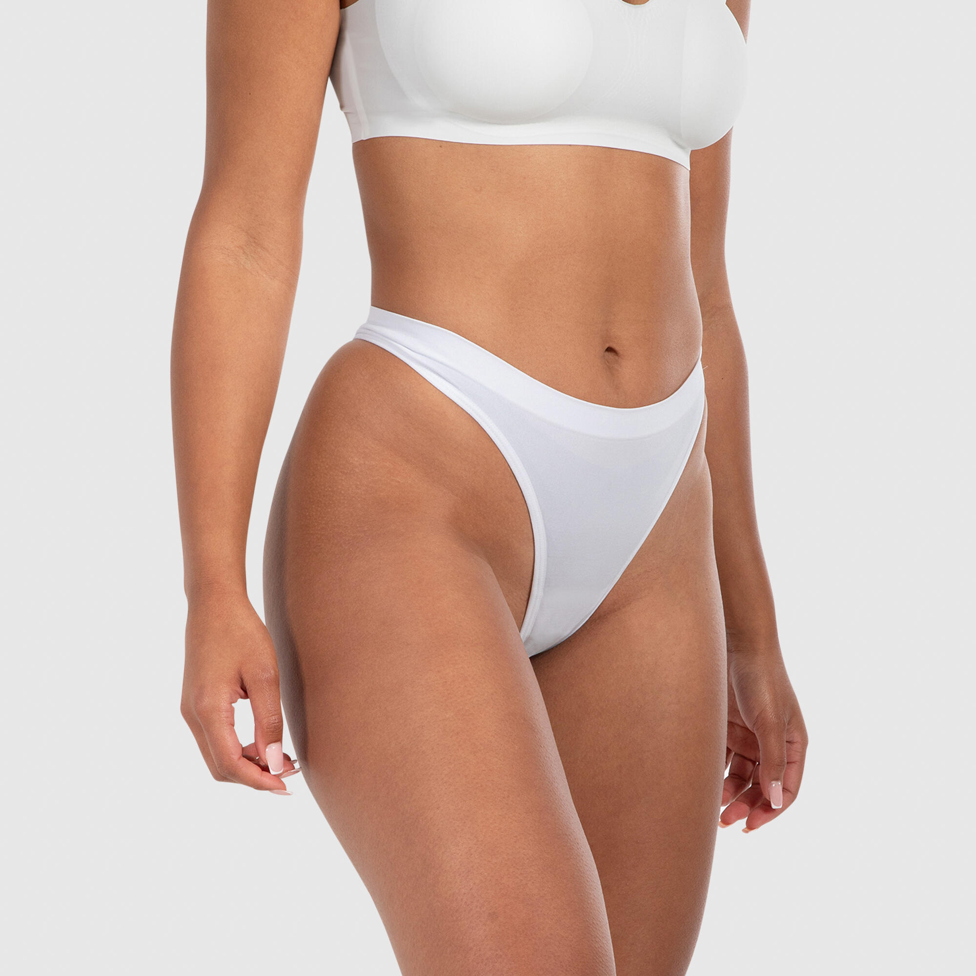 Damen String Nysa Weiß 2/6