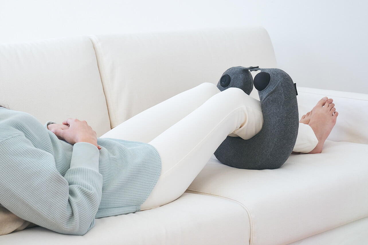 NekMo massagekussen - Een reiskussen met een ontspannende massagefunctie 7/7