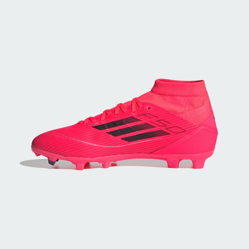 Chaussure F50 League mi-montante terrain souple / multi-surfaces