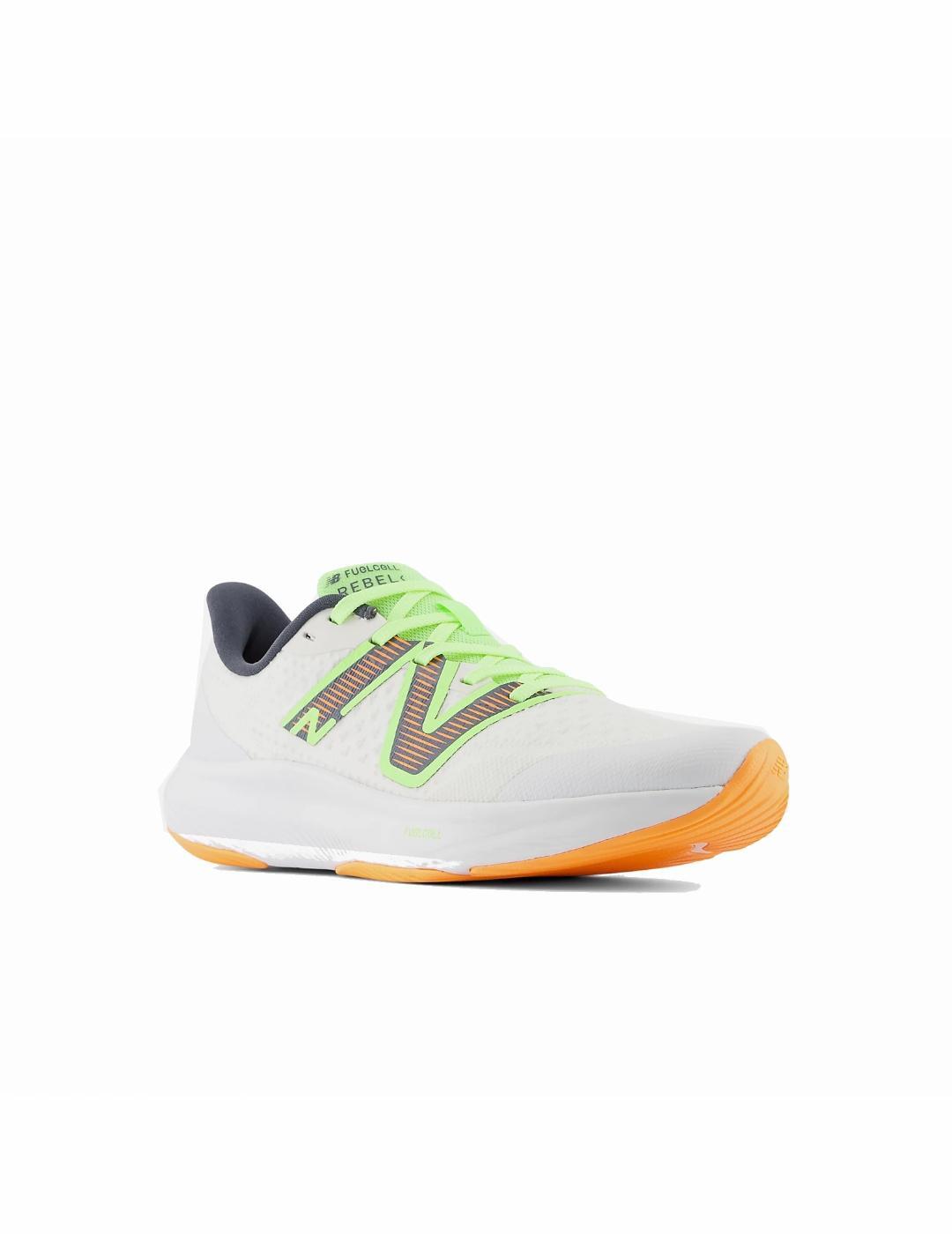 Chaussures de sport pour enfant New Balance blanches 3/4