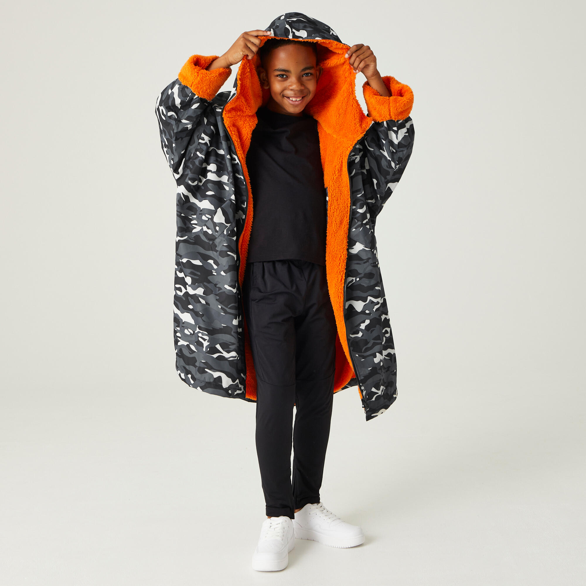 Kids Junior Waterproof Changing Robe 5/7
