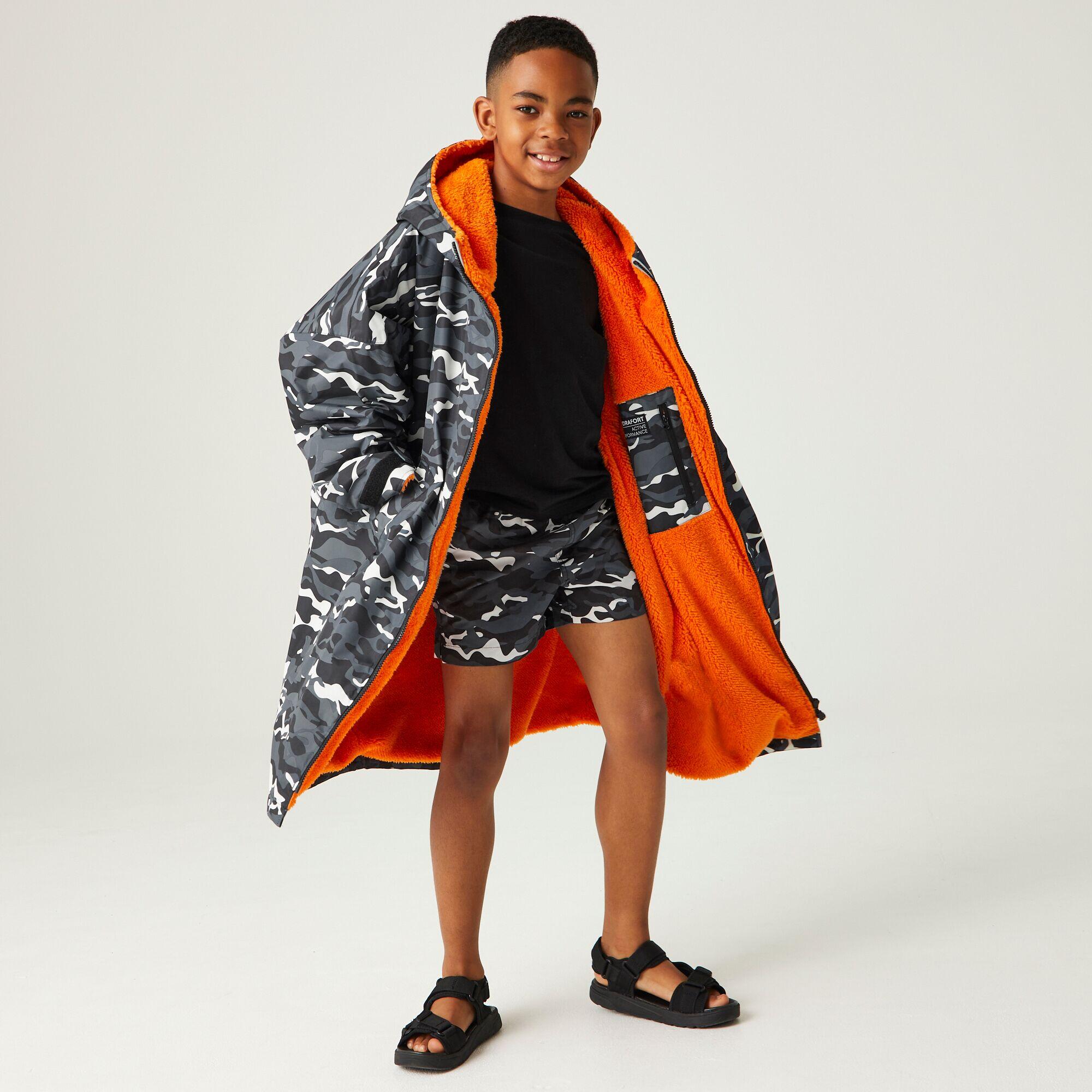 Kids Junior Waterproof Changing Robe 3/7