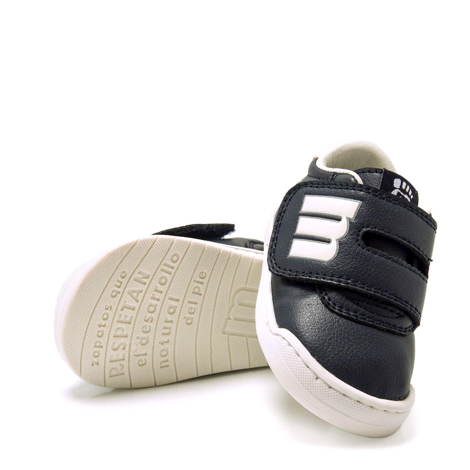 Scarpe Mustang modello 48909-C55160 per unisex ragazzi 6/7