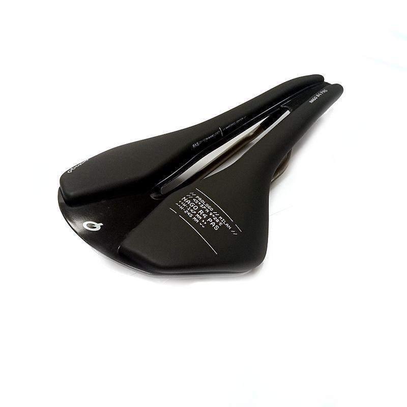 Selle de vélo Nago R4 PAS, Tirox 245x147mm      11945€ 15990€ -25%    * La vente débute le 04/07/2025    PROLOGO Selle de vélo Nago R4 PAS, Tirox 245x147mmVendu exclusivement en ligne   