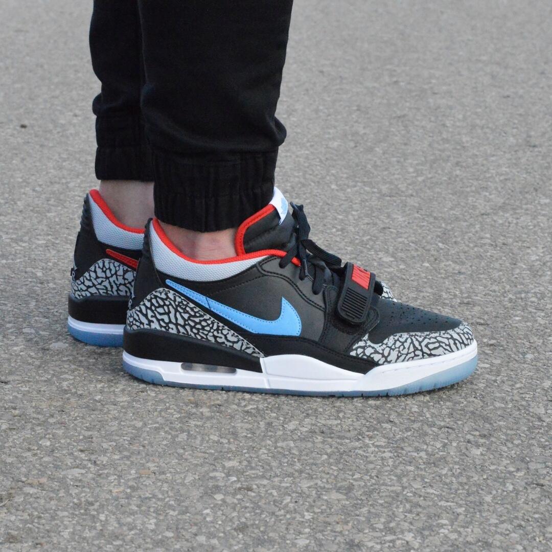 NIKE picture