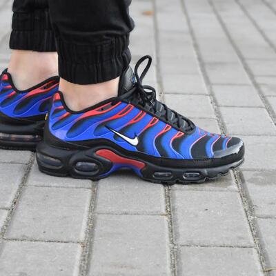 Schoenen - hardlopen - air max plus - spider-man - zwart/rood