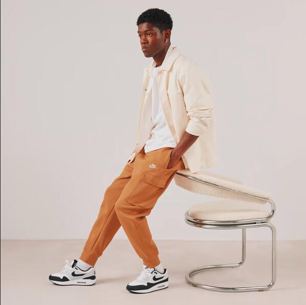 Pantalone uomo nike cargo club fleece - marrone 3/5