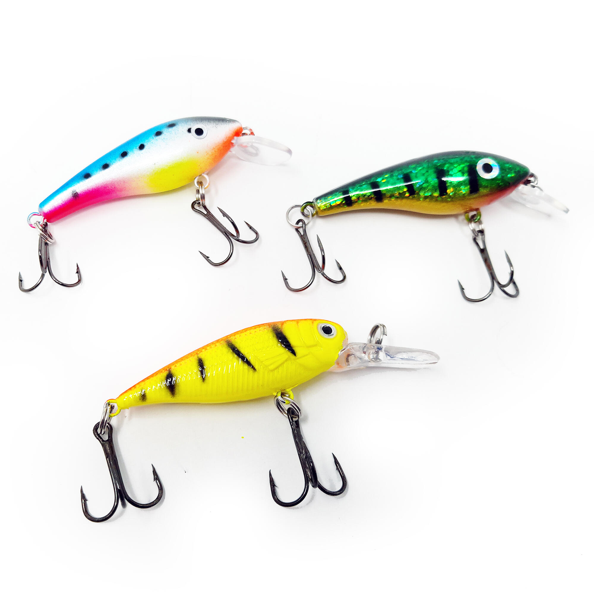 7 assorted rattling hardbait lures in a multi-section tackle box 3/5