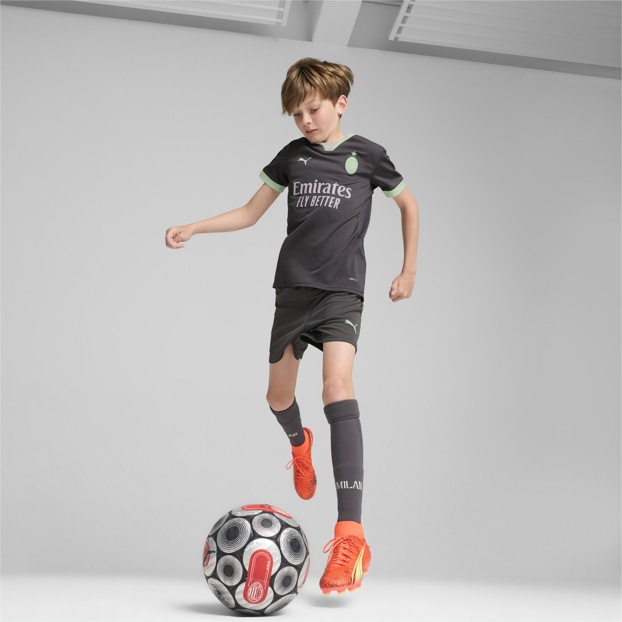 Maillot Third 24/25 AC Milan Enfant et Adolescent PUMA 4/7