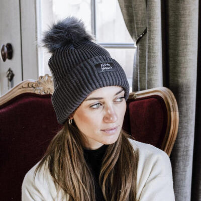 Dames muts met pompon kentucky
