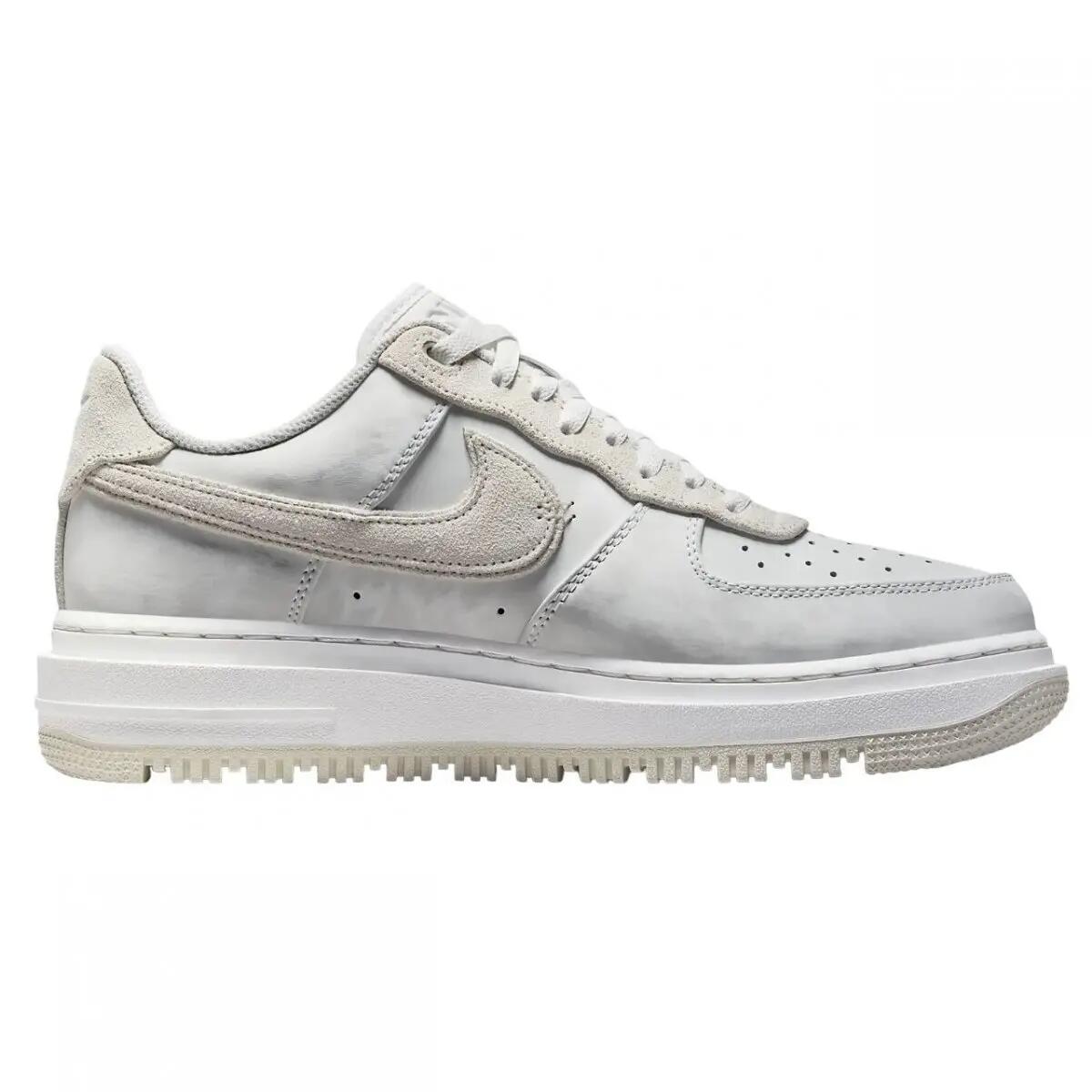 NIKE picture