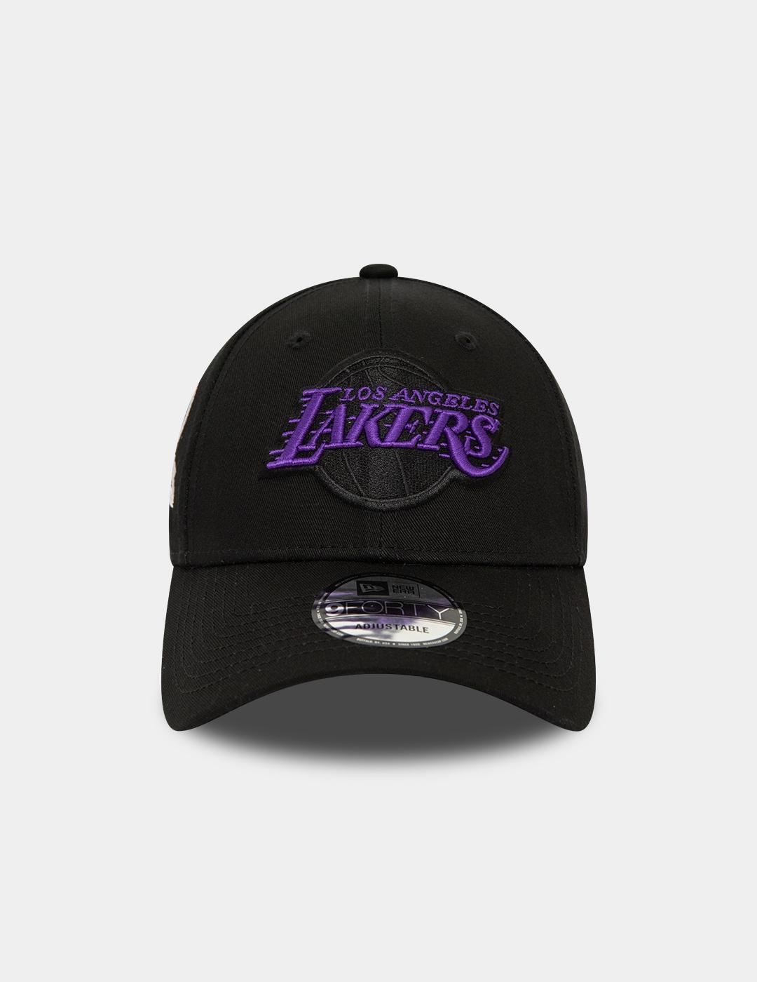 Cappelli New Era New Era 940 con patch laterale Lakers nero NEW