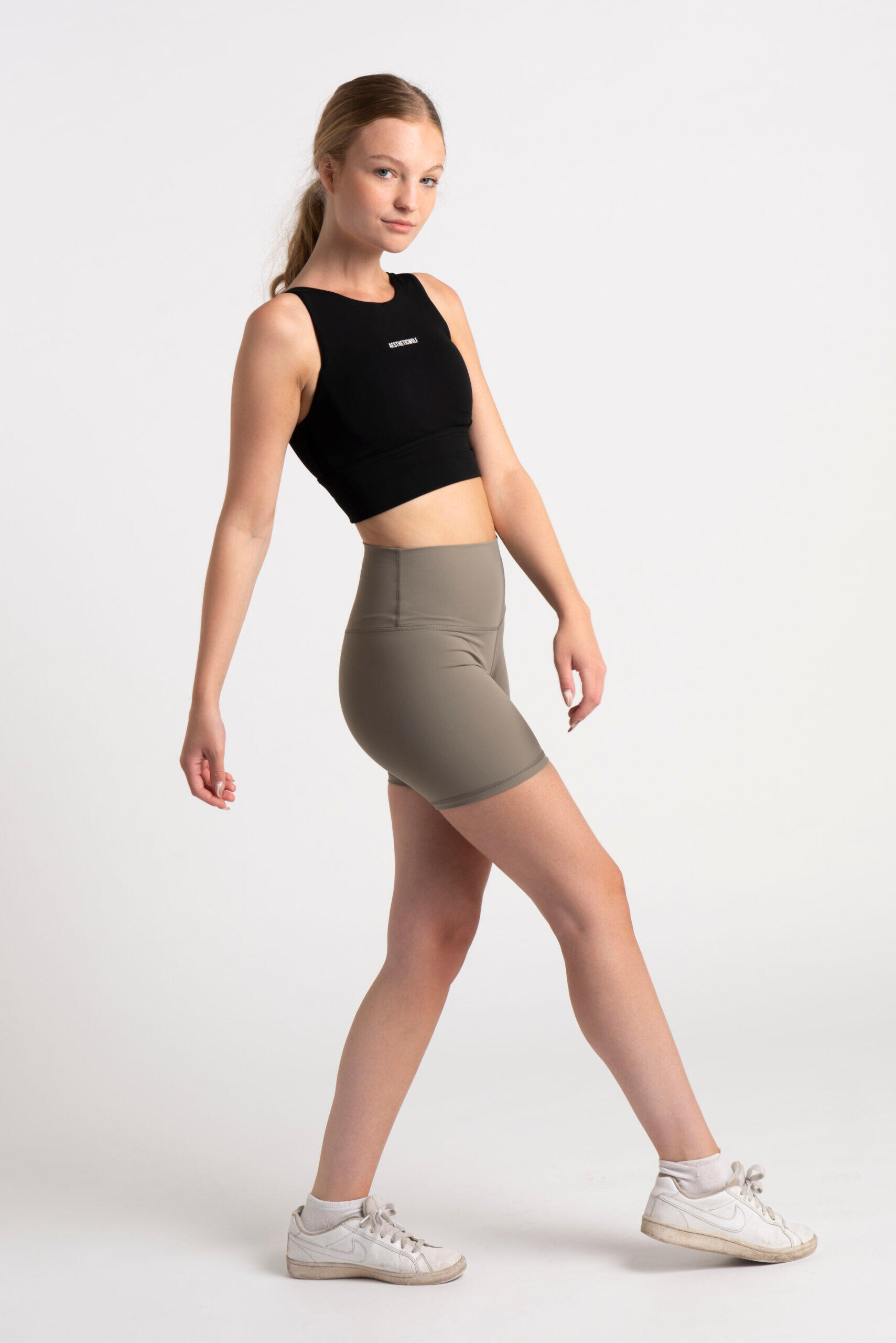 Mittellange Short Fitness - Damen - Salbeigrün 2/4