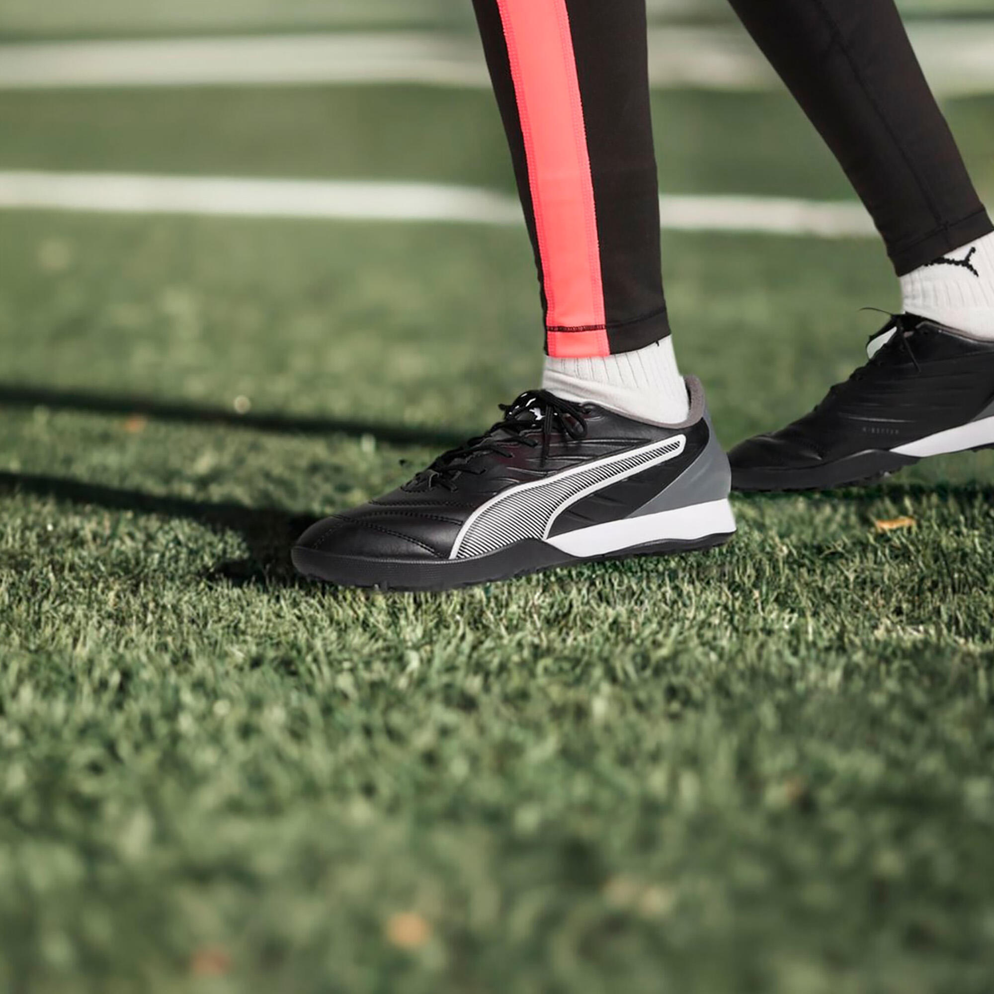 Chaussures de football PUMA King Pro TT 4/5
