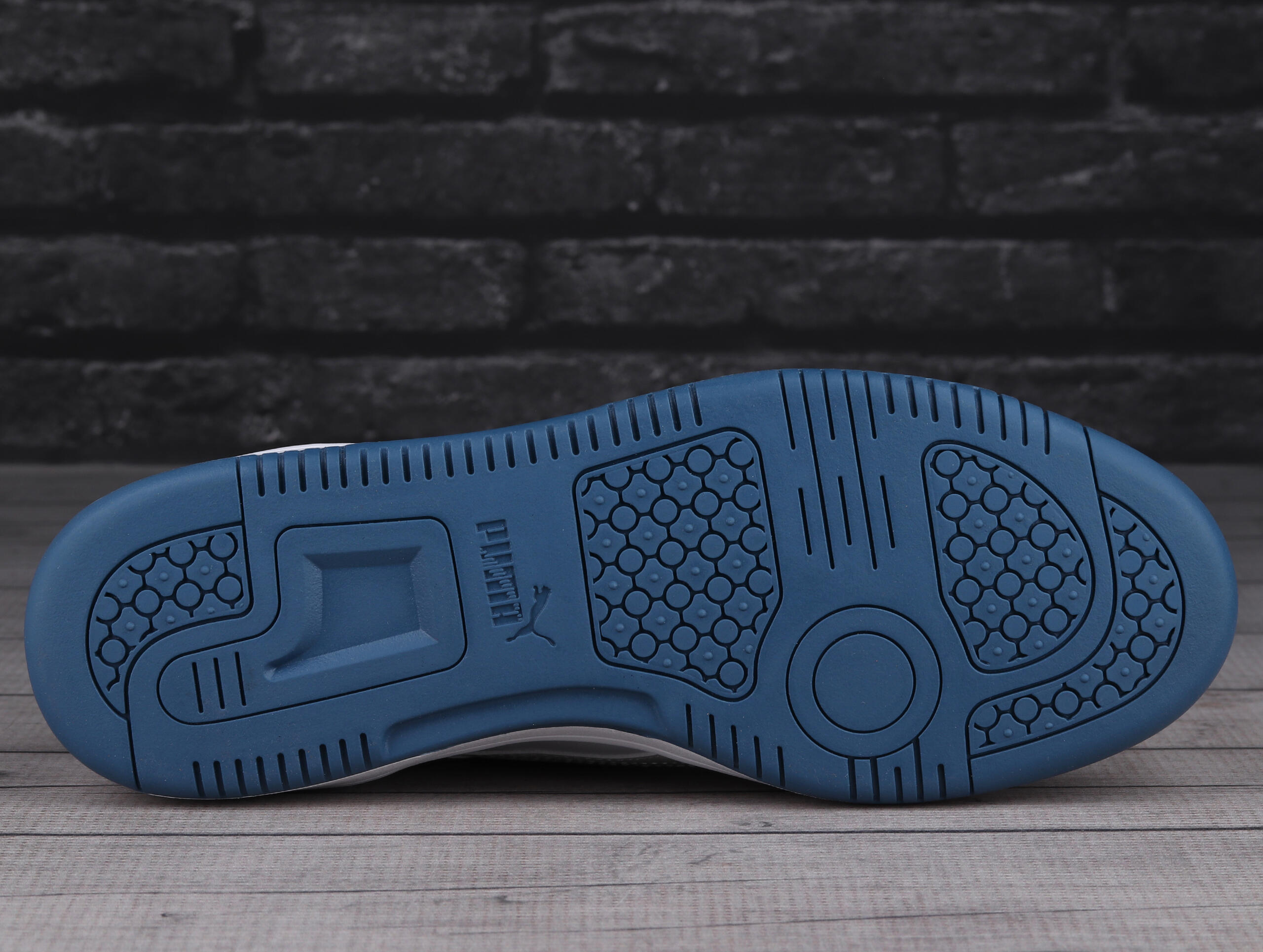 Chaussure universel hommes Puma Rebound Joy Low 4/7